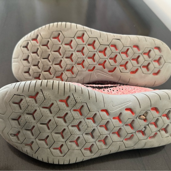 (WMNS) Nike Free RN Flyknit 2018 'Crimson Pulse' 942839-800 size 9 - Picture 4 of 4